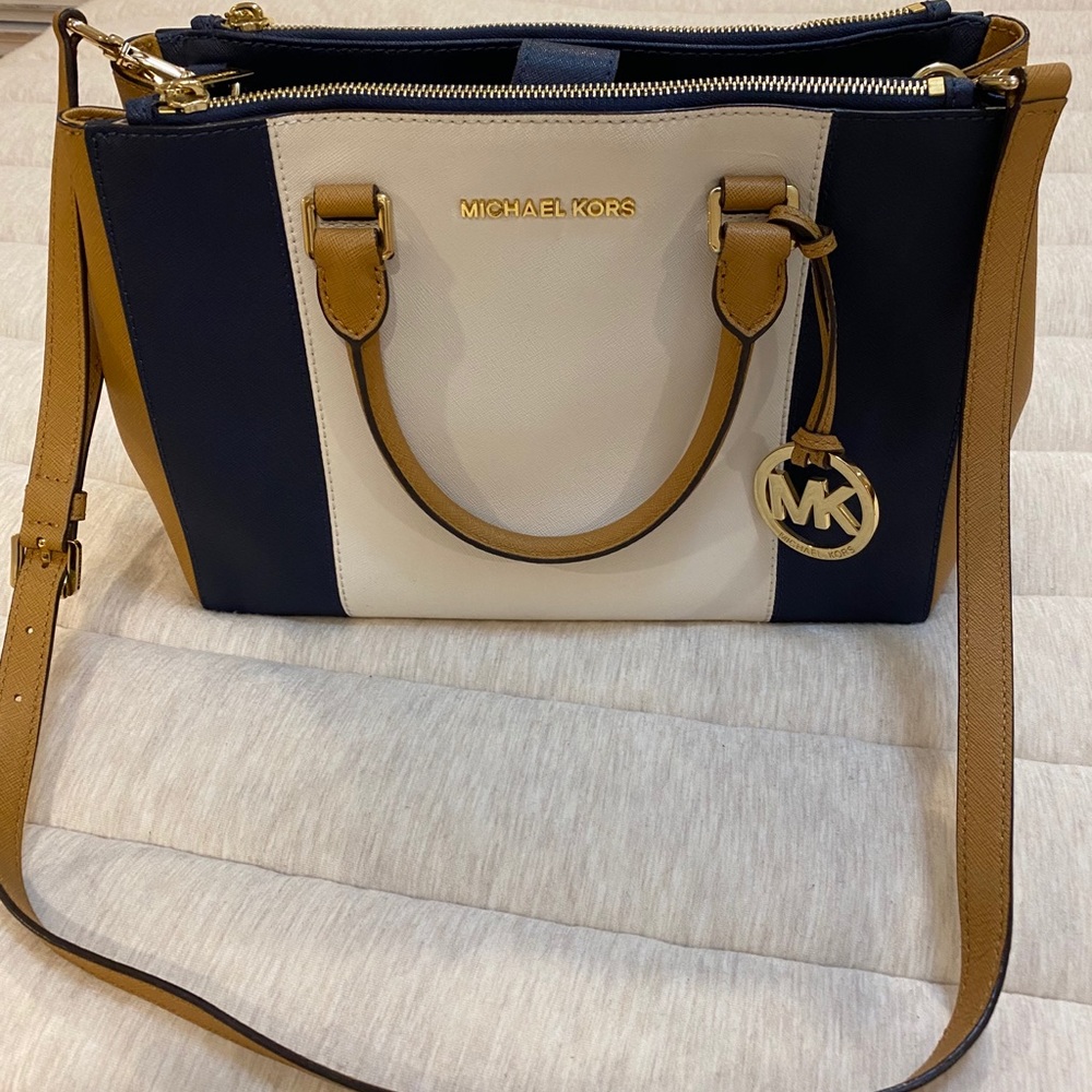 Michael Kors Designer handbag π - Picture 1 of 10